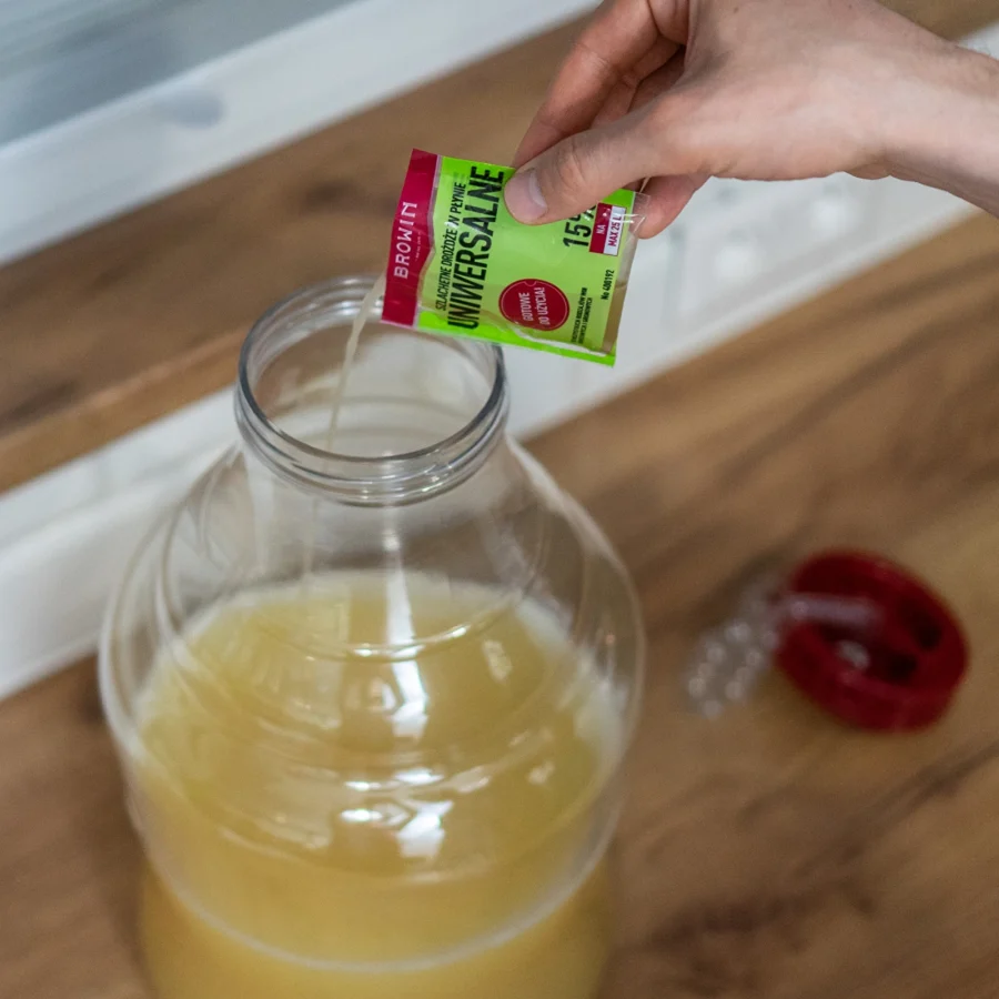 universal-winemaking-yeast-w-o-growing-20-ml-400192_a universal-winemaking-yeast-w-o-growing-20-ml-400192_a